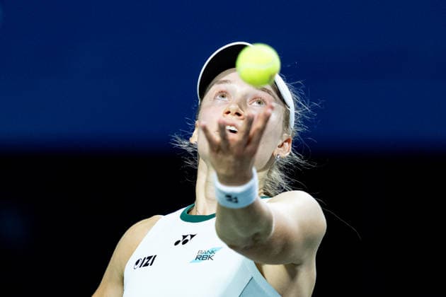 TORONTO, ON - AUGUST 11: Elena Rybakina of Kazakhstan serves the ball during her Quarter-final match of the WTA, Tennis Damen National Bank Open tournament on August 10, 2026 at Sobeys Stadium in Toronto, ON, Canada (Photo by Julian Avram Icon Sportswire) TENNIS: AUG 11 National Bank Open EDITORIAL USE ONLY Icon2608110146