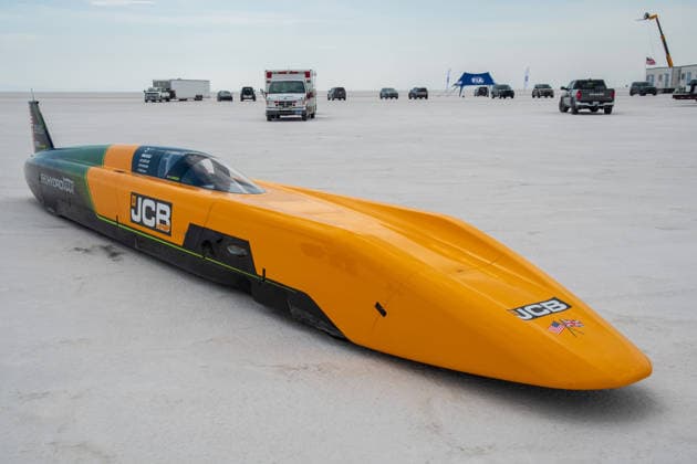 Sport Bilder des Tages #2 August 11, 2026, Wendover, Utah, USA: The JCB Hydromax hydrogen-powered streamliner sits parked on the Bonneville Salt Flats on Tuesday. Driven by British pilot Andy Green, the vehicle achieved a record speed of 406.320 mph. Wendover USA - ZUMAm292 20260811_znp_m292_026 Copyright: xCharlesxMcClintockxWilsonx