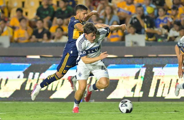Leagues Cup - Tigres UANL vs Vancouver Whitecaps Jesús Garza (L) of Tigres in action against Nikola Djordjevic (R) of the Vancouver Whitecaps during a Leagues Cup soccer match between Tigres UANL and the Vancouver Whitecaps at Estadio Universitario in San Nicolás de los Garza, Mexico, 11 August 2026. SAN NICOLÁS DE LOS GARZA Mexico  Copyright: xMIGUELxSIERRAx