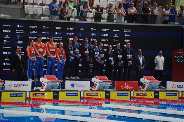 11 Aout European Aquatics Championships Paris 2026 FINALES Laurent Lairys MAXPPP - Podium Team Nederlants , Team France and Team Great Britain During Finale 4X100 Medley Mixte at the European Swimming Championships at the Greater Paris Metropolis Olympic Aquatics Centre in Paris (France) on August 11, 2026.Credit Laurent Lairys paris FRANCE  Copyright: xMAXPPPxLaurentxLairysx LLR202608120931 LLR202608120931