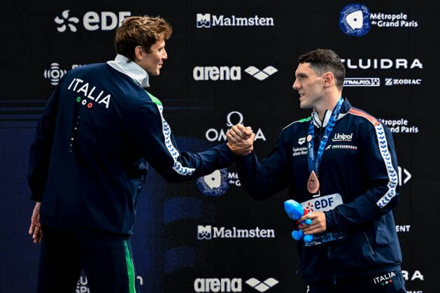 Nicolo Martinenghi of Italy, gold, Simone Cerasuolo of Italy, bronze celebrate after the swimming 100m Breaststroke Men Final during the European Aquatics Championships at the Olympic Aquatic Center in Paris (France), August 11, 2026. Andrea Masini Deepbluemedia Insidefoto