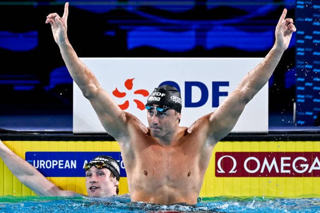 Nicolo Martinenghi of Italy celebrates after winning the gold medal in the swimming 100m Breaststroke Men Final during the European Aquatics Championships at the Olympic Aquatic Center in Paris (France), August 11, 2026. Andrea Masini Deepbluemedia Insidefoto