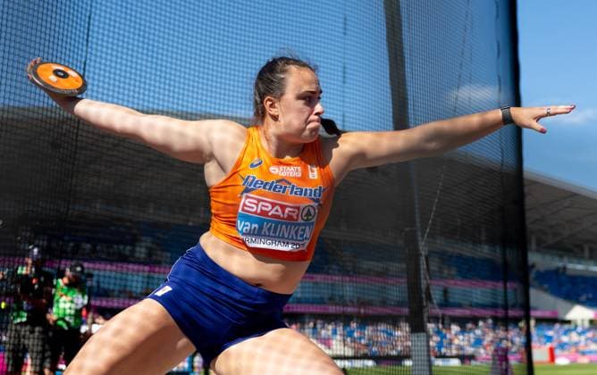 BIRMINGHAM - Jorinde van Klinken in action at the discus qualification during the third day of the European Athletics Championships. IRIS VAN DEN BROEK ANP xVIxANPxSportx xxANPxIVx 565312126 originalFilename: 565312126.jpg