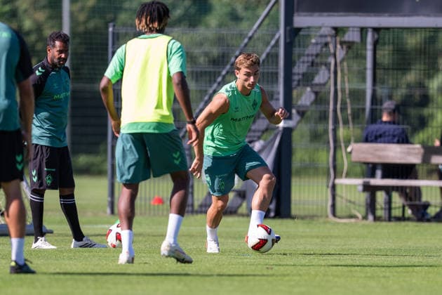 12.08.2026, GER Deutschland, Fussball, Saison 2026 2027, Trainingslager Werder Bremen, Tag 3. des Trainingslagers von SV Werder Bremen in Harsewinkel-Marienfeld, 2. Trainingseinheit des Tages Chuki (SV Werder Bremen, 20) wieder im Training, Einzelaktion; Ganzkörper Ganzkoerper ; Ball am Fuss; Harsewinkel-Marienfeld Hotel-Residence Klosterpforte Nordrhein-Westfalen (NRW) Deutschland *** August 12, 2026, GER Germany, Soccer, 2026–2027 Season, Werder Bremen Training Camp, Day 3 of SV Werder Bremen’s training camp in Harsewinkel Marienfeld, 2nd training session of the day: Chuki, SV Werder Bremen; No. 20 back in training; individual drill—full-body movement, ball at his feet—Harsewinkel, Marienfeld, Hotel Residence Klosterpforte, North Rhine-Westphalia (NRW), Germany Copyright: xnordphotoxGmbHx xChristianxSchulzex