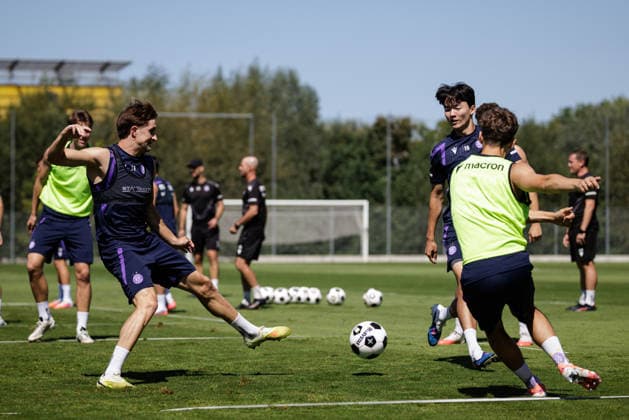 SOCCER - UEFA ECL, A.Wien vs Beita VIENNA,AUSTRIA,12.AUG.26 - SOCCER - UEFA Conference League, qualification, FK Austria Wien vs Beitar Jerusalem, preview, training A.Wien. Image shows Reinhold Ranftl, Kang Hee Lee and Matteo Schablas (A.Wien).  GEPAxpictures xArminxRauthner