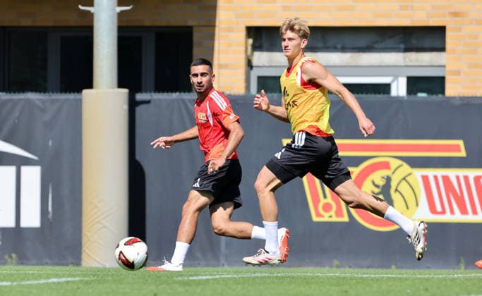 Livan Burcu, Aljoscha Kemlein Zweikampf Spielszene Aktion Fußball Fussball Training Bundesliga Herren DFL Saison 2026 2027 12.08.2026 1.FC Union Berlin FCU DFL regulations prohibit any use of photographs as image sequences and or quasi-video. *** Livan Burcu, Aljoscha Kemlein: Tackle, Game Scene, Action, Sports, Soccer, Soccer Training, Bundesliga, Men s, DFL, 2026–2027 Season, December 8, 2026, 1. FC Union Berlin (FCU). DFL regulations prohibit any use of photographs as image sequences and or quasi-video.