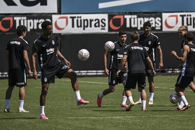 Besiktas complete preparations for UEFA Europa League second leg against Hradec Kralove ISTANBUL, TURKIYE - AUGUST 12: Besiktas players attend a training session at BJK Nevzat Demir Training Facilities in Istanbul, Turkiye, on August 12, 2026, as the team completes preparations for the second-leg match against Czech side Hradec Kralove in the UEFA Europa League third qualifying round. Murat Sengul Anadolu Istanbul Turkey. Editorial use only. Please get in touch for any other usage.  Copyright: x2026xAnadoluxMuratxSengulx