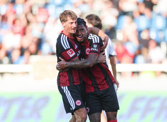 12.08.2026, Fussball Testspiel, FSV Frankfurt - Eintracht Frankfurt, v.l., Torjubel zum 0:1 durch Otavio Galdino Fernandes (Eintracht Frankfurt), Goal celebration, celebrate the goal, Robin Koch (Eintracht Frankfurt) DFL DFB REGULATIONS PROHIBIT ANY USE OF PHOTOGRAPHS AS IMAGE SEQUENCES AND OR QUASI-VIDEO. xdcx *** August 12, 2026, Soccer Friendly Match, FSV Frankfurt vs. Eintracht Frankfurt, from left, goal celebration for the 0–1 goal by Otavio Galdino Fernandes of Eintracht Frankfurt, goal celebration, celebrating the goal, Robin Koch, Eintracht Frankfurt. DFL and DFB regulations prohibit any use of photographs as image sequences and or quasi-video. xdcx Copyright: HMBxMedia Claus
