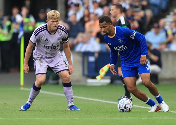 Newcastle United v Everton Pre-Season Friendly Lewis Hall of Newcastle United defends against Iliman Ndiaye of Everton (right) during the Pre-Season Friendly match at Scottish Gas Murrayfield Stadium, Edinburgh 12 08 2026 UK Newspapers OUT Copyright: xFredxPalmerx FIL-23756-0060
