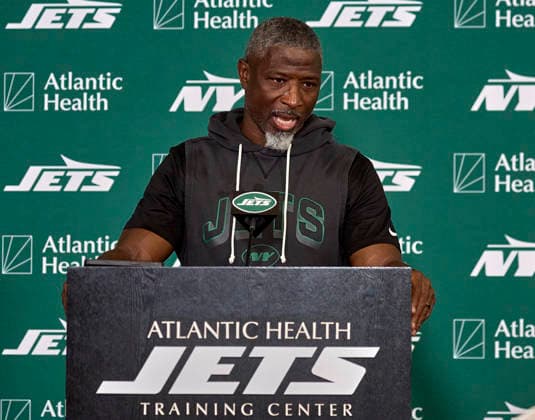 New York Jets head coach Aaron Glenn during a press conference, PK, Pressekonferenz after joint practice with the Tampa Bay Buccaneers during training camp at the Atlantic Health Jets Training Center, Florham Park, New Jersey. CSM Florham Park United States - ZUMAc04_ 20260812_zma_c04_001 Copyright: xDuncanxWilliamsx