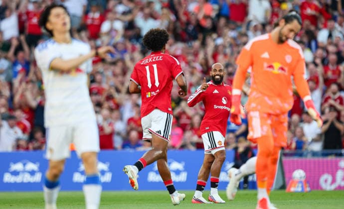 Manchester United, ManU vs Leeds United, Croke Park, Dublin 12 8 2026 Manchester United™s Joshua Zirkzee celebrates scoring a goal with Bryan Mbeumo Joshua Zirkzee celebrates scoring a goal with Bryan Mbeumo 12 8 2026  Copyright: xx RB1_2421