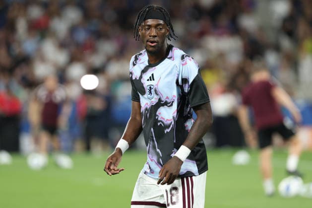 Paris Saint-Germain v Aston Villa FC - UEFA Super Cup 2026 Tammy Abraham of Aston Villa is seen during the warmup prior to the 2026 UEFA Super Cup Final match between Paris Saint-Germain and Aston Villa FC at Stadion Salzburg on August 12, 2026 in Salzburg, Austria. Salzburg Stadion Salzburg Salzburg Austria Copyright: xYigitxOermex xPsxImagesxYigitxOermex xPsxImagesx