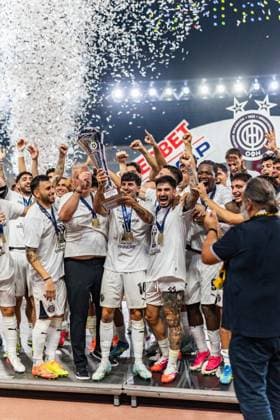Superbet Supercup Greece, AEK Athen vs. OFI Kreta am 12.08.2026 im Pankritio Stadion in Heraklion Jubel über den Supercup Sieg *** Superbet Super Cup Greece: AEK Athens vs. OFI Crete on August 12, 2026, at Pankritio Stadium in Heraklion—Celebrations following the Super Cup victory Copyright: xBahhoxKarax