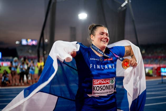 12.08.2026, GBR, Leichtathletik, Europameisterschaft 2026, Morgensession Tag 3, Birmingham Silja Kosonen ( Finnland ) jubelt über den Sieg und die Gold Medaille, Hammerwurf Damen, Finale Birmingham Alexander Stadium England Großbritannien *** August 12, 2026, GBR, Track and Field, 2026 European Championships, Morning Session, Day 3, Birmingham; Silja Kosonen of Finland celebrates her victory and gold medal in the women s hammer throw final at Alexander Stadium in Birmingham, England, United Kingdom Copyright: xNordphoto Memmlerx