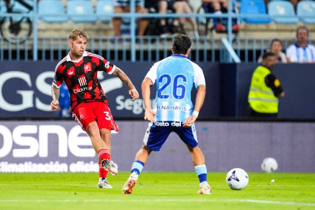 August 12, 2026, Malaga, Malaga, Spain: Emile Smith Rowe of Fulham FC in action during the 36th edition of the Costa del Sol Trophy football match played between Malaga CF and Fulham FC at La Rosaleda stadium on August 12, 2026, in Malaga, Spain. Malaga Spain - ZUMAa181 20260812_zaa_a181_229 Copyright: xJoaquinxCorcherox