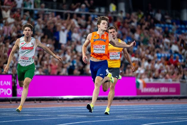 12.08.2026, GBR, Leichtathletik, Europameisterschaft 2026, Abendsession Tag 3, Birmingham Jonas Phijffers ( Niederlande ) jubelt im Ziel über Platz 3 und die Bronze Medaille, 400 Meter Lauf Herren, Finale Birmingham Alexander Stadium England Großbritannien *** August 12, 2026, GBR, Track and Field, 2026 European Championships, Evening Session, Day 3, Birmingham: Jonas Phijffers of the Netherlands celebrates his third-place finish and bronze medal at the finish line in the Men s 400-meter Final at Alexander Stadium in Birmingham, England, United Kingdom Copyright: xNordphoto Memmlerx