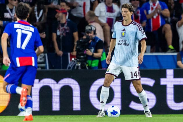 Pau Torres seen during the UEFA Super Cup 2026 match between Paris Saint-Germain and Aston Villa (Maciej Rogowski Ball Raw Images) Salzburg Red Bull Arena Austria Copyright: xMaciejxRogowskix maciejrogowski_PSGvAST_829