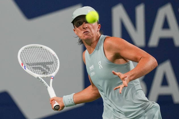 WTA, Tennis Damen Masters 1000 National Bank Open Toronto 2026 - Semifinals - Day 12 Iga ÅöwiÄÖtekof Poland plays a forehand during the Women™s Singles semifinal match against Elina Svitolina of Ukraine on day 12 of the WTA Masters 1000 National Bank Open at Sobeys Stadium on August 12, 2026, in Toronto, Canada. (Photo by Leonardo Ramirez Eyepix Group) Copyright: xLeonardoxRamirezx xEyepixxGroupx LR_12082026_10157