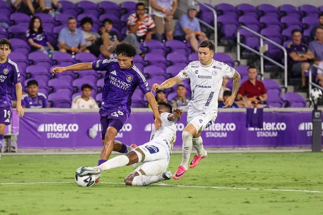 August 12, 2026, Orlando, Florida, USA: Atlo tico San Luis midfielder JOHAN CAICEDO (13) slide tackle during a match against Orlando City SC. Orlando City SC hosted Athletico San Luis in a Leagues Cup match at Inter.Co Stadium in Orlando, FL. Orlando USA - ZUMAm299 20260812_znp_m299_024 Copyright: xTaylorxMcFeex