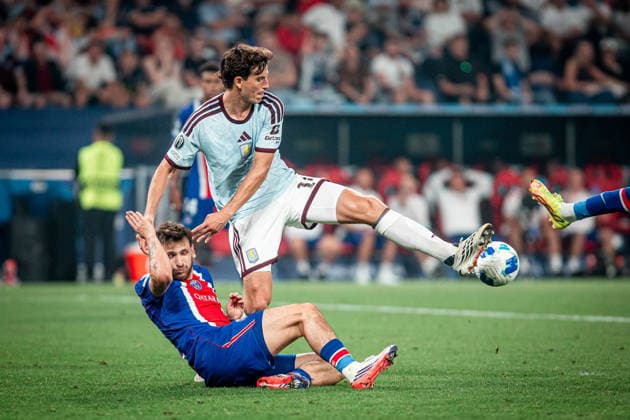 2026.08.12 Salzburg Pilka Nozna, Superpuchar UEFA 2026 PSG - Aston Villa N z Pau Torres Foto Mateusz Porzucek PressFocus 2026.08.12 Salzburg Football, UEFA Super Cup 2026 Paris Saint-Germain F.C. - Aston Villa PSG - Aston Villa Pau Torres Credit: Mateusz Porzucek PressFocus NEWSPIX.PL --- newspix.pl POLAND OUT! 