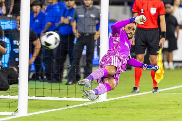 August 12, 2026, Los Angeles, California, USA: Los Angeles FC goalkeeper Hugo Lloris (1) watches the ball go into the net on a penalty kick by Club Quero taro during a Leagues Cup soccer match on Wednesday, Aug. 12, 2026, in Los Angeles. Los Angeles USA - ZUMAc68_ 20260812_zaf_c68_036 Copyright: xRingoxChiux