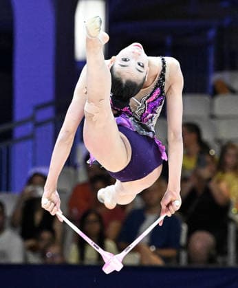13.08.2026, xhbx, Rhythmische Sportgymnastik Weltmeisterschaft 2026, v.l. Qi Wang (China)Keulen (DFL DFB REGULATIONS PROHIBIT ANY USE OF PHOTOGRAPHS as IMAGE SEQUENCES and or QUASI-VIDEO) Frankfurt am Main *** August 13, 2026, xhbx, 2026 Rhythmic Gymnastics World Championships, from left: Qi Wang (China), Cologne, DFL, DFB. REGULATIONS PROHIBIT ANY USE OF PHOTOGRAPHS AS IMAGE SEQUENCES AND OR QUASI-VIDEO. Frankfurt am Main