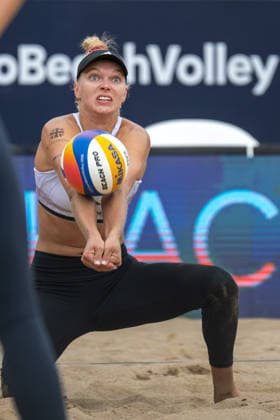 STARE JABLONKI, POLEN - AUGUST 13: Linda Bock (Player 1, GER) during the European Championships Beach volleyball, Beachvolleyball at Stare Jablonki on August 13, 2026 in Stare Jablonki, Polen. Polen Copyright: xPeterxWeberx