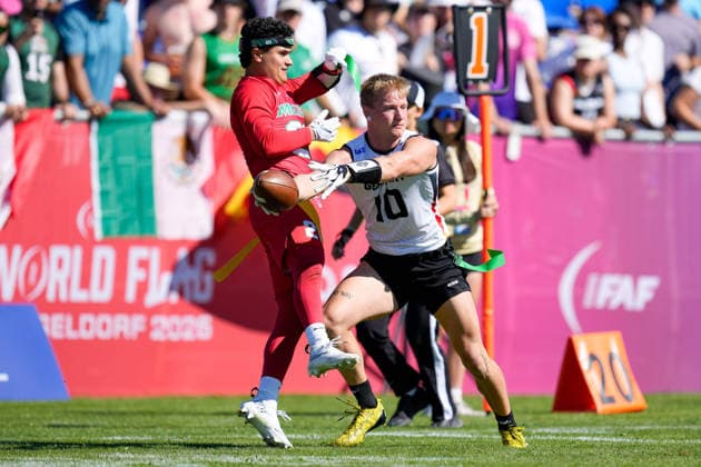 Javier Alberto Vivian Quintero (Mexico) und Ben Frohlich (Germany) battle for the ball during the Men s 2026 IFAF Flag Football World Championships group stage match between Mexico v Germany at Flag Football Complex Dusseldorf-Garath on August 13, 2026 in Dusseldorf, Germany. (Photo by Alex Gottschalk DeFodi Images) - *** Javier Alberto Vivian Quintero of Mexico and Ben Frohlich of Germany battle for the ball during the Men’s 2026 IFAF Flag Football World Championships group stage match between Mexico and Germany at the Flag Football Complex in Düsseldorf-Garath on August 13, 2026 in Düsseldorf, Germany. Photo by Alex Gottschalk, DeFodi Images