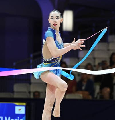 13.08.2026, xhbx, Rhythmische Sportgymnastik Weltmeisterschaft 2026, v.l. Qi Wang (China) Band (DFL DFB REGULATIONS PROHIBIT ANY USE OF PHOTOGRAPHS as IMAGE SEQUENCES and or QUASI-VIDEO) Frankfurt am Main *** August 13, 2026, xhbx, 2026 Rhythmic Gymnastics World Championships, from left: Qi Wang (China), ribbon; DFL, DFB. REGULATIONS PROHIBIT ANY USE OF PHOTOGRAPHS AS IMAGE SEQUENCES AND OR QUASI-VIDEO. Frankfurt am Main