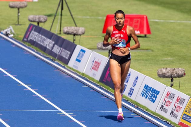 Audrey Werro of Switzerland gets to the finish after a fall in the Womens 800m semi finals at the European Athletics Championships at Alexander Stadium in Birmingham, England  Copyright: xSeanxWalshx Sportspressphoto_SPR205475
