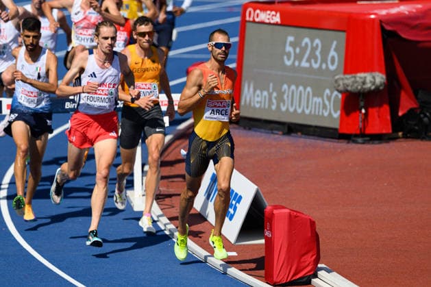 BIRMINGHAM, GREAT BRITAIN - August 13: Daniel Arce (Spain) leading the pace during the 3000 metres steeplechase semi-final run during the European Athletics Championships 2026 at Alexander Stadium in Birmingham, Great Britain (Photo by Sven Beyrich Sports Press Photo)  Copyright: xSvenxBeyrich SportsxPressxPhotox Sportspressphoto_SPR205522