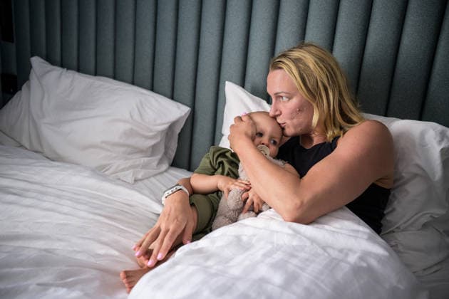 260813 Swedish swimmer Sarah Sjöström with her son Adrian in her hotel room during day 14 of the 2026 European Aquatics Championships on August 13, 2026 in Saint-Denis. Sarah Sjöström is back competing at her first championship after giving birth on August 26, 2025, with an eye on competing at the 2028 Olympic Games, Olympische Spiele, Olympia, OS in Los Angeles, which would be her sixth straight appearance at the Games after making her debut in 2008. Photo: Joel Marklund BILDBYRAN kod JM JM0842 bbeng simning swimming svomming 2026 european aquatics championships em *** August 13, 2026: Swedish swimmer Sarah Sjöström with her son Adrian in her hotel room on day 14 of the 2026 European Aquatics Championships in Saint-Denis, 2026 in Saint-Denis. Sarah Sjöström is back competing in her first championship since giving birth on August 26, 2025, with her sights set on competing at the 2028 Olympic Games in Los Angeles, which would mark her sixth consecutive appearance at the Games following her debut in 2008. Photo: Joel Marklund, BILDBYRAN. Code: JM JM0842 bbeng swimming 2026 European Aquatics Championships EM  Copyright: JOELxMARKLUND BB260813JM184