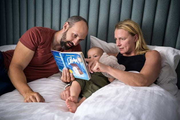 260813 Swedish swimmer Sarah Sjöström and her husband Johan de Jong Skierus with their son Adrian in their hotel room during day 14 of the 2026 European Aquatics Championships on August 13, 2026 in Saint-Denis. Sarah Sjöström is back competing at her first championship after giving birth on August 26, 2025, with an eye on competing at the 2028 Olympic Games, Olympische Spiele, Olympia, OS in Los Angeles, which would be her sixth straight appearance at the Games after making her debut in 2008. Photo: Joel Marklund BILDBYRAN kod JM JM0842 bbeng simning swimming svomming 2026 european aquatics championships em *** August 13, 2026: Swedish swimmer Sarah Sjöström and her husband Johan de Jong Skierus with their son Adrian in their hotel room on day 14 of the 2026 European Aquatics Championships on August 13, 2026 in Saint-Denis. Sarah Sjöström is back competing in her first championship since giving birth on August 26, 2025, with her sights set on competing at the 2028 Olympic Games in Los Angeles, which would mark her sixth consecutive appearance at the Games following her debut in 2008. Photo: Joel Marklund, BILDBYRAN. Code: JM JM0842 bbeng swimming 2026 European Aquatics Championships EM  Copyright: JOELxMARKLUND BB260813JM186