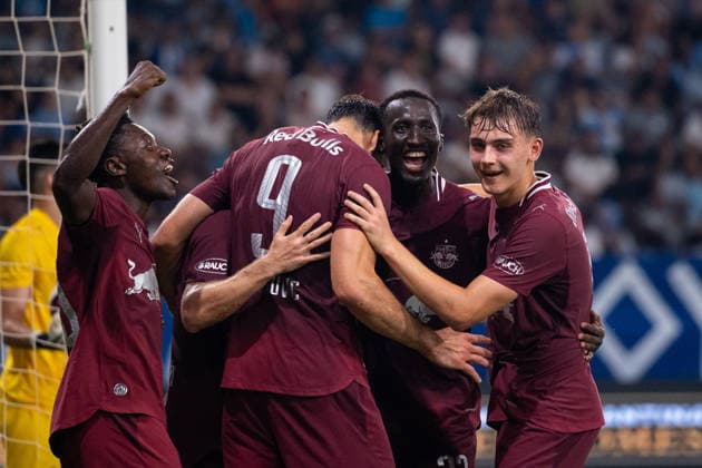 SOCCER - UEFA EL, Pafos vs RBS LIMASSOL,CYPRUS,13.AUG.26 - SOCCER - UEFA Europa League, qualification, Pafos FC vs Red Bull Salzburg. Image shows the rejoicing of Haris Tabakovic (RBS) with his team.  GEPAxpictures xXenophonxKarakalos