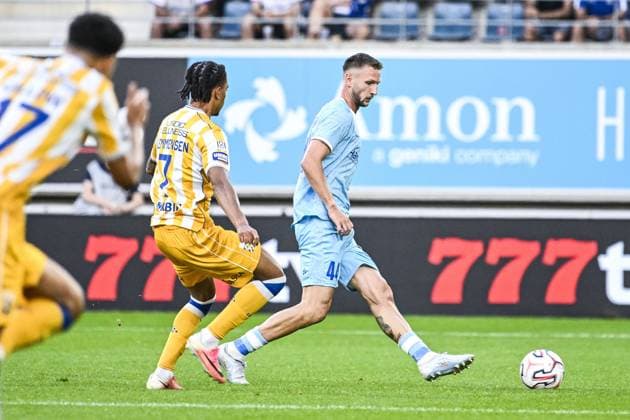 IFK Goteborg s Sebastian Clemmensen and Gent s Siebe Van der Heyden pictured in action during a game between Belgian KAA Gent and Swedish IFK Goteborg , in Gent, Belgium, on Thursday 13 August 2026, a return leg game in the third qualifying round of the UEFA Conference League competition. Gent won 0-1 the first leg. TOM GOYVAERTS TomxGoyvaerts  x183315079x