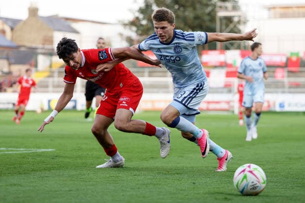 UEFA Conference League Third Qualifying Round Second Leg, Tolka Park, Dublin 13 8 2026 Shelbourne vs Ajax Ajax s Anton Gaaei and Rodrigo Freitas of Shelbourne Anton Gaaei and Rodrigo Freitas 13 8 2026  Copyright: xLaszloxGeczox LG_13-08-2026_002591