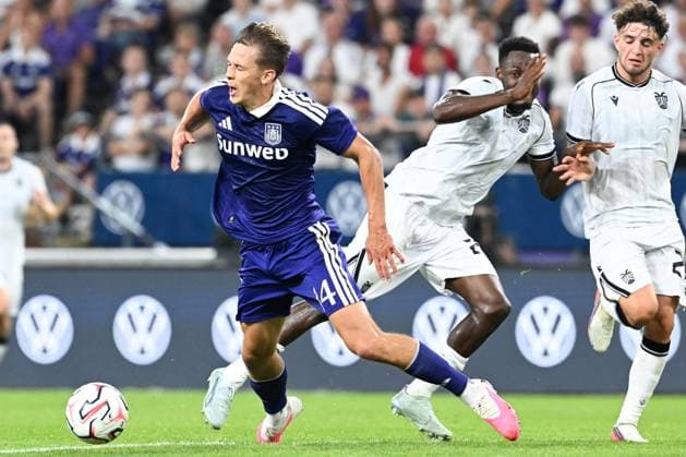 Anderlecht s Danylo Sikan and PAOK s Abdul Rahman Baba pictured in action during a game between Belgian RSC Anderlecht and Greek club PAOK , in Anderlecht, Brussels, Belgium, on Thursday 13 August 2026, a return leg game in the third qualifying round of the UEFA Europa League competition. RSCA won 0-1 the first leg. JILLxDELSAUX  x183318307x