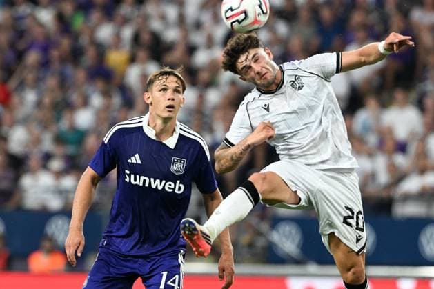 Anderlecht s Danylo Sikan and PAOK s Christos Zafeiris pictured in action during a game between Belgian RSC Anderlecht and Greek club PAOK , in Anderlecht, Brussels, Belgium, on Thursday 13 August 2026, a return leg game in the third qualifying round of the UEFA Europa League competition. RSCA won 0-1 the first leg. JILLxDELSAUX  x183318294x