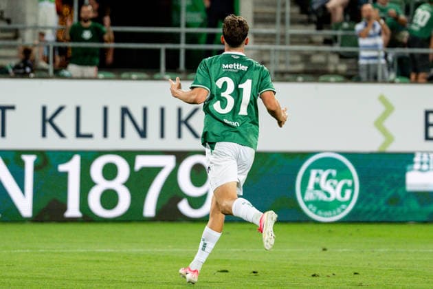 Fussball, UEFA Conference League Qualifikation: FC St. Gallen 1879 vs. FC Sheriff Tiraspol - Donnerstag, 13.08.2026 (Berit Sitterstadion, St. Gallen, Schweiz); Torjubel nach Tor von Diego Besio (31, FC St. Gallen) zum 4:1 für den FC St. Gallen 1879 *** Soccer, UEFA Conference League Qualifying Round: FC St. Gallen 1879 vs. FC Sheriff Tiraspol, Thursday, August 13, 2026, Berit Sitter Stadium, St. Gallen, Switzerland. Celebrations after Diego Besio’s goal in the 31st minute, FC St. Gallen leads 4–1 for FC St. Gallen 1879 Copyright: xValentinxDomgjonix