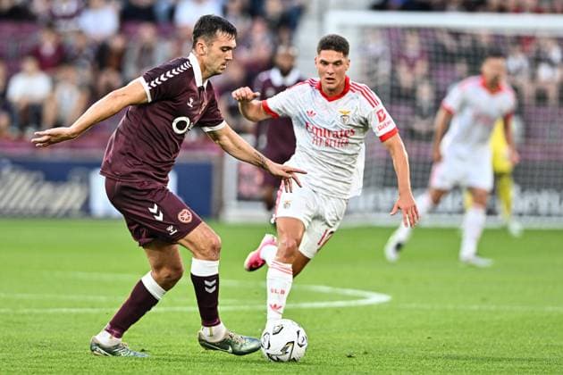 Heart of Midlothian v Benfica UEFA Europa League Oisin McEntee of Heart of Midlothian and Heorhiy Sudakov of Benfica during the UEFA Europa League Third Qualifying Round Second Leg match at Tynecastle Park, Edinburgh 13 08 2026 UK Newspapers OUT Copyright: xJamiexJohnstonx FIL-23768-0077