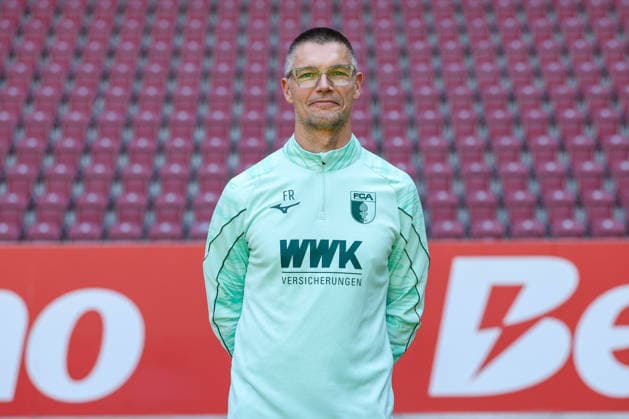 Reha- und Athletik-Trainer, Frank Roßner; FC Augsburg 1907 1. BL, Porträttermin 2026 2027, Spielerporträts Augsburg Bayern Deutschland *** Rehabilitation and Athletic Trainer, Frank Roßner, FC Augsburg 1907 (1. Bundesliga), Photo Shoot 2026–2027, Player Profiles: Augsburg, Bavaria, Germany Copyright: ximago kolbert-press ChristianxKolbertx