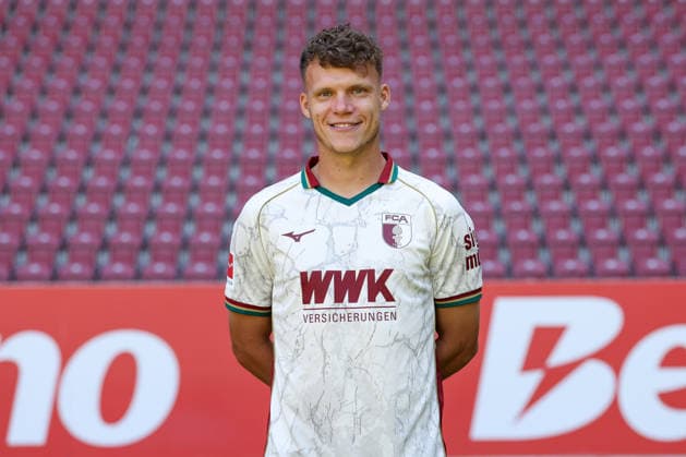 Robin Fellhauer; FC Augsburg 1907 1. BL, Porträttermin 2026 2027, Spielerporträts Augsburg Bayern Deutschland *** Robin Fellhauer, FC Augsburg 1907, Bundesliga 1, Photo Shoot 2026–2027, Player Profiles: Augsburg, Bavaria, Germany Copyright: ximago kolbert-press ChristianxKolbertx