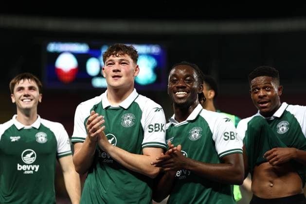 Hibernian celebrate progressing to the next round Shkendija v Hibernian, UEFA Conference League, 3rd Qualifying Round, Second Leg, Football, Nacionalna Arena Toe Proeski, Skopje, North Macedonia - 13 Aug 2026Skopje Nacionalna Arena Tose Proeski United Kingdom  Copyright: xNikolaxKrstic Shutterstockx 17069367bb