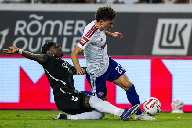Fussball: Kroatien: UEFA Conference League Qualifikation 2026 2027 - 3. Runde, 13.08.2026 - HNK Hajduk Split (Kroatien) vs. FK Zalgiris Vilnius (Litauen) - Stadion Poljud (Split, Kroatien); Bryan Teixeira (FK Zalgiris), Marin Soticek (Hajduk Split) *** Soccer Croatia UEFA Conference League Qualifiers 2026–2027, Round 3, August 13, 2026, HNK Hajduk Split (Croatia) vs. FK Žalgiris Vilnius (Lithuania), Poljud Stadium, Split, Croatia, Bryan Teixeira (FK Žalgiris), Marin Soticek, Hajduk Split Copyright: xLUKAxKOLANOVICx