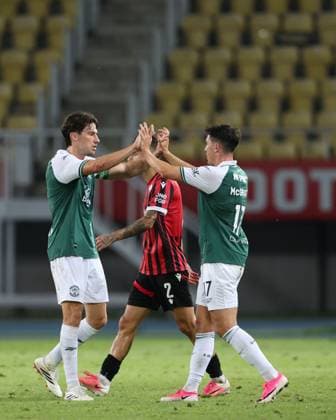 Joe Newell of Hibernian and Jamie McGrath of Hibernian celebrate after the full time whistle Shkendija v Hibernian, UEFA Conference League, 3rd Qualifying Round, Second Leg, Football, Nacionalna Arena Toe Proeski, Skopje, North Macedonia - 13 Aug 2026Skopje Nacionalna Arena Tose Proeski United Kingdom  Copyright: xNikolaxKrstic Shutterstockx 17069367bf
