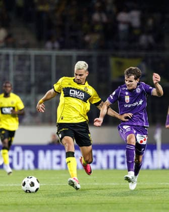 SOCCER - UEFA ECL, A.Wien vs Beita VIENNA,AUSTRIA,13.AUG.26 - SOCCER - UEFA Conference League, qualification, FK Austria Wien vs Beitar Jerusalem. Image shows Yarden Shua (Beitar) and Florian Wustinger (A.Wien).  GEPAxpictures xArminxRauthner
