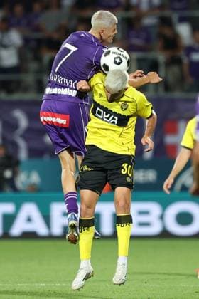 13.August.2026 - SOCCER - 2026 27 UEFA Conference League, Third Qualifying Round, 2nd Leg, FK Austria Wien vs Beitar Jerusalem Vasilije Markovic (Austria Wien) and Tomer Yosefi (Beitar Jerusalem) in aerial duel Vienna Franz-Horr-Stadion (Generali-Arena) Vienna Austria Copyright: xYigitxOermex xPsxImagesxYigitxOermex xPsxImagesx