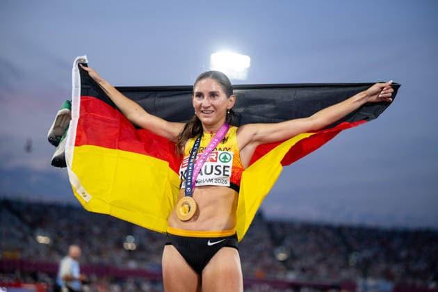 13.08.2026, GBR, Leichtathletik, Europameisterschaft 2026, Abendsession Tag 4, Birmingham Gesa Felicitas Krause ( Deutschland ) jubelt über den Sieg und die Gold Medaille, 3000 Meter Hindernislauf Damen, Finale Birmingham Alexander Stadium England Großbritannien *** August 13, 2026, GBR, Track and Field, 2026 European Championships, Evening Session, Day 4, Birmingham: Gesa Felicitas Krause of Germany celebrates her victory and gold medal in the women’s 3,000-meter steeplechase final at Alexander Stadium in Birmingham, England, United Kingdom Copyright: xNordphoto Memmlerx