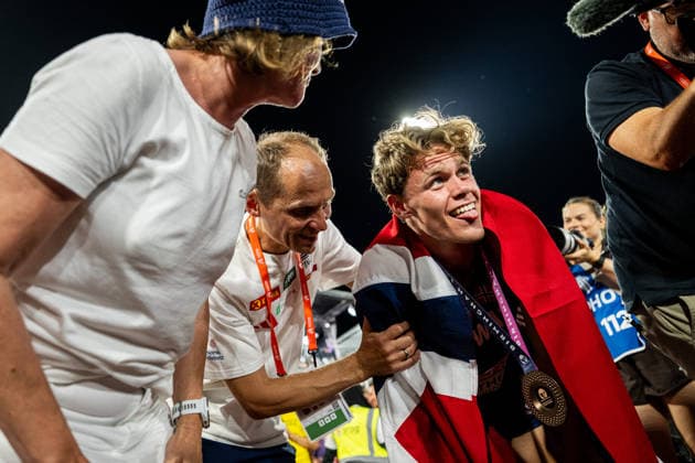 260813 Sander Aae Skotheim of Norway celebrates with family after men s decathlon 1500 meter during day 4 of the 2026 European Athletics Championships on August 13, 2026 in Birmingham. Photo: Mathias Bergeld BILDBYRAN kod MB MT1068 friidrott athletics friidrett friidrotts-em em friidretts-em 2026 european athletics championships 4 bbeng *** August 13, 2026: Sander Aae Skotheim of Norway celebrates with his family after the men’s decathlon 1,500-meter race on Day 4 of the 2026 European Athletics Championships on August 13, 2026 in Birmingham. Photo by Mathias Bergeld. BILDBYRAN code MB MT1068. track and field, athletics, friidrett, friidrotts EM, 2026 European Athletics Championships, 4 BBENG  Copyright: MATHIASxBERGELD BB260813MB138