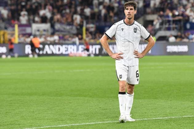 PAOK s players look dejected after losing a game between Belgian RSC Anderlecht and Greek club PAOK , in Anderlecht, Brussels, Belgium, on Thursday 13 August 2026, a return leg game in the third qualifying round of the UEFA Europa League competition. RSCA won 0-1 the first leg. JILLxDELSAUX  x183322385x